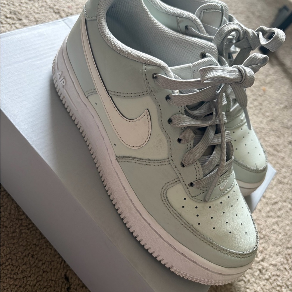 Nike Air Force 1 Light Gray Sneakers